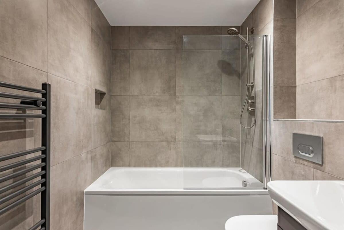 Stayzeni, Ouse Court Fabulous 2 Bed Flat * York