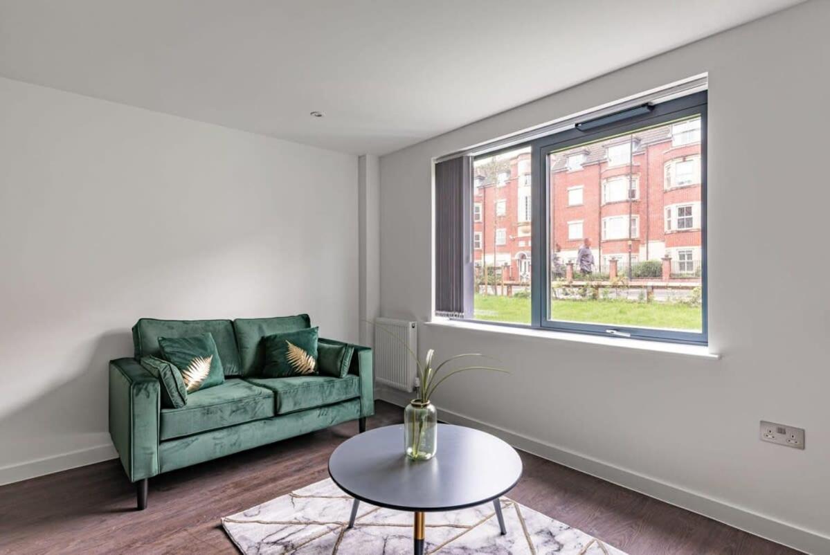 Stayzeni, Ouse Court Fabulous 2 Bed Flat Apartment *